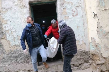 İki arkadaştan biri ölü, diğeri ise bilinci kapalı halde bulundu
