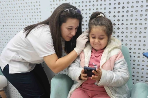 İki kuşak bir arada işitme sağlığı ve kulak bakımını öğrendi
