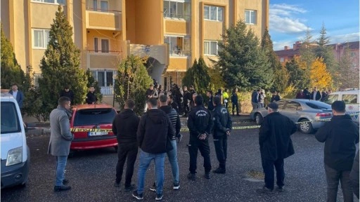 İki sevgili apartman dairesinde ölü bulundu