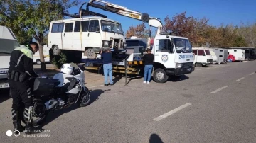 İnciraltı Kent Ormanı’ndaki karavanlar kaldırıldı
