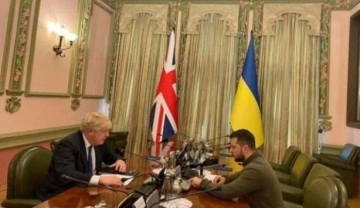 İngiltere Başbakanı Johnson, Kiev'de Zelenskiy ile görüştü