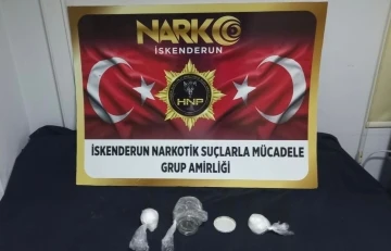 İskenderun’da şüpheli şahsın üzerinden 480 gram metanfetamin çıktı
