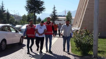 Isparta’da dolandırıcılık yapan 2 şahıs tutuklandı
