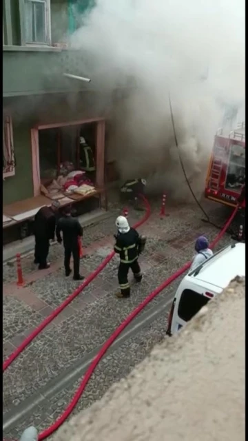 Isparta’da yardım derneği binasında yangın
