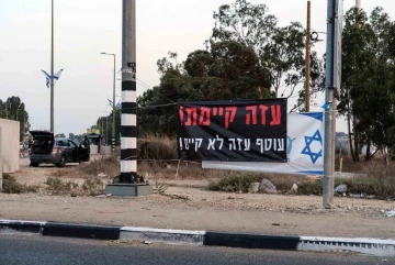 İsrail’de sınır bölgelerine “Biz kazanacağız” pankartları asıldı
