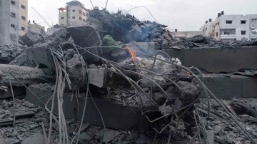 İsrail, Gazze Şeridi’nde 6 camiyi bombaladı
