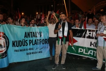 İsrail'in Gazze'ye saldırıları Antalya'da  protesto edildi