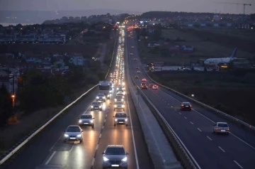 İstanbul’a dönüş çilesi: Tekirdağ yollarında yoğunluk var
