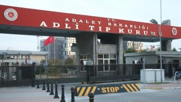 İstanbul Beylikdüzü'nde öldürülen 2 kız kardeşin cenazeleri Adli Tıp Kurumundan teslim alındı