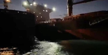 İstanbul Boğazı’nda 2 gemi çarpıştı, çalışanlar arada kalmaktan son anda kurtuldu
