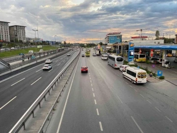 İstanbul’da okullar açıldı, trafik yoğunluğu başladı
