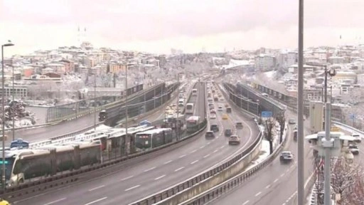 İstanbul'da okullara kar tatili trafiğe yaradı! Son durum