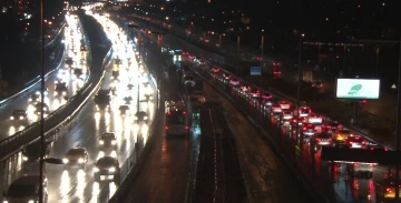 İstanbul’da sağanak yağmur etkili oluyor
