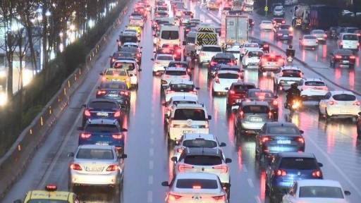 İstanbul'da trafik yoğunluğu yüzde 78'e çıktı