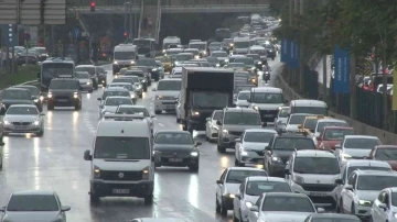 İstanbul’da yağmur başladı, trafik yoğunluğu arttı
