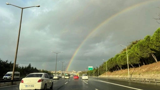 İstanbul'da yağmur sonrası gökkuşağı