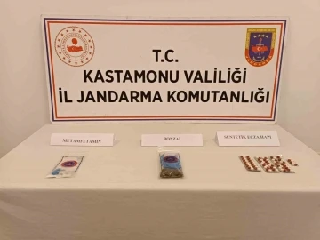 İstanbul’dan Kastamonu’ya uyuşturucu getirirken gözaltına alındılar
