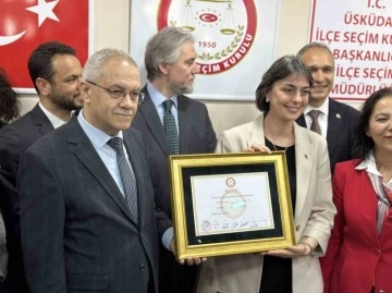 İstanbul Üsküdar'da Sinem Dedetaş Belediye Başkanlığına Resmen Başladı