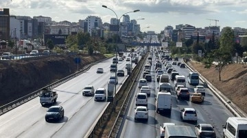 İstanbul'da haftanın ilk günü trafik yoğunluğu yaşanıyor