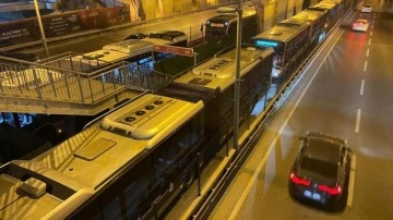 İstanbul'da yine metrobüs arızası