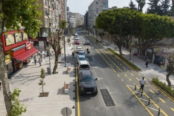 İstiklal Caddesi tamamen trafiğe açıldı