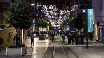 İstiklal Caddesi'ndeki ağaçlar kaldırılıyor