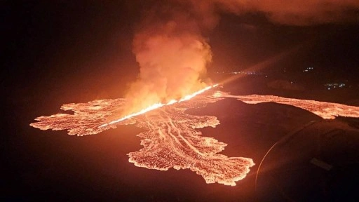 İzlanda diken üstünde! Son bir yılda yedinci patlama