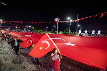İzmir’de 3 gün 3 gece 99. yıl kutlaması
