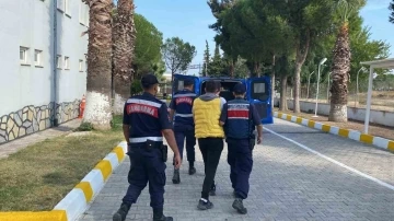 İzmir’de 464 düzensiz göçmen yakalandı, 12 organizatör tutuklandı
