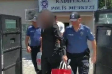 İzmir’de aranan 2 firariye şafak operasyonu
