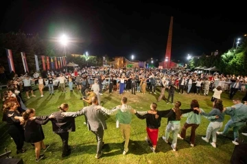 İzmir’de Balkan Kültür Gecesi coşkusu
