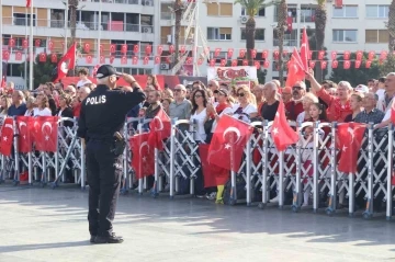 İzmir’de Cumhuriyet’in 100. yıl coşkusu
