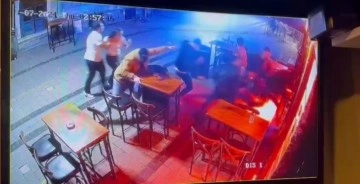 İzmir'de Motosikletli Şüphelilerin Eğlence Mekanına Saldırısı Kamerada