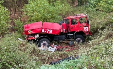 İzmir’de orman yangını ihbarına giden arazöz kaza yaptı: 4 yaralı
