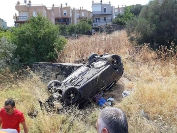 İzmir’de takla atan araçtaki 4 genç ölümden döndü
