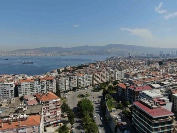 İzmir için afet çalışması: &quot;Binaların yüzde 50’sinde kontrol şart, acil&quot;
