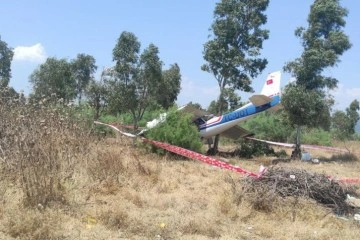 İzmir Selçuk’ta özel bir uçak araziye düştü