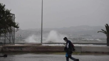 İzmir'de kuvvetli rüzgar ve fırtına uyarısı