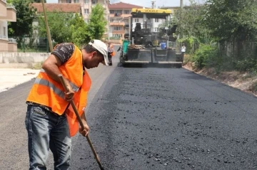 İzmit Belediyesi, üstyapı çalışmalarını sürdürüyor
