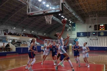 İzmit Perileri hazırlık maçından başarıyla ayrıldı
