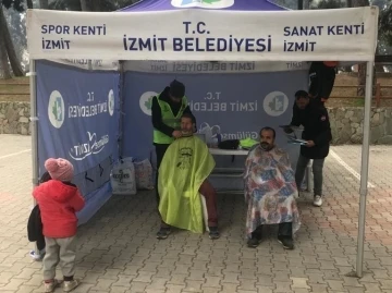 İzmitli kuaförler deprem bölgesinde hizmet veriyor
