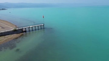 İznik Gölü turkuaza büründü
