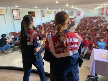 Jandarma ekipleri öğrencileri doğa ve hayvan sevgisine karşı bilgilendirdi
