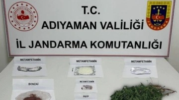 Jandarma ekipleri uyuşturucu taciri 27 şahsa işlem yaptı