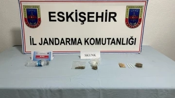 Jandarma ekiplerinden uyuşturucu madde satıcılarına operasyon
