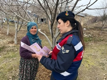 Jandarma, öğrenci ve vatandaşları bilgilendirdi
