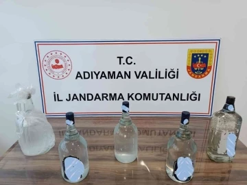 Jandarma sahte içki ele geçirdi
