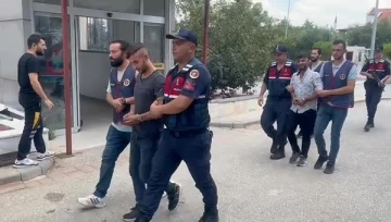 Jandarma sosyal medyadan video paylaşan hırsızları ‘Yapıştır’dı
