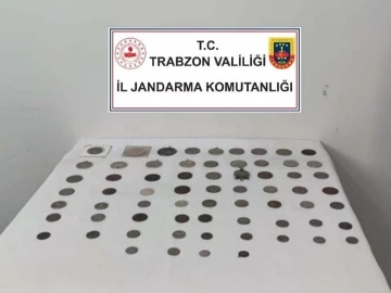 Jandarma tarihi eserleri satılmadan yakaladı
