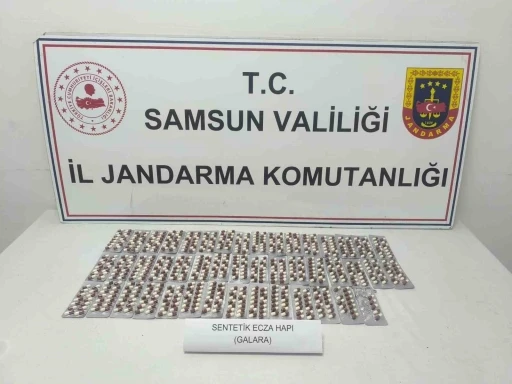 Jandarma uyuşturucu madde ele geçirdi
